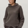 Maglia con Cappuccio a Coste in Lana Cardata