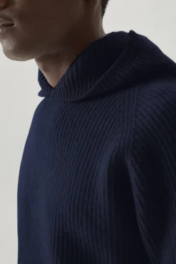 Maglia con Cappuccio a Coste in Lana Cardata - Versione Imperfect
