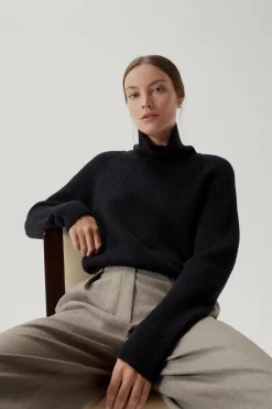 Maglia Crop con collo alto in Lana Merino
