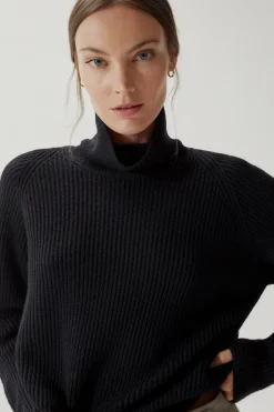 Maglia Crop con collo alto in Lana Merino