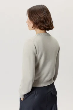 Maglia Crop con Scollo a "V" in Lana Merino