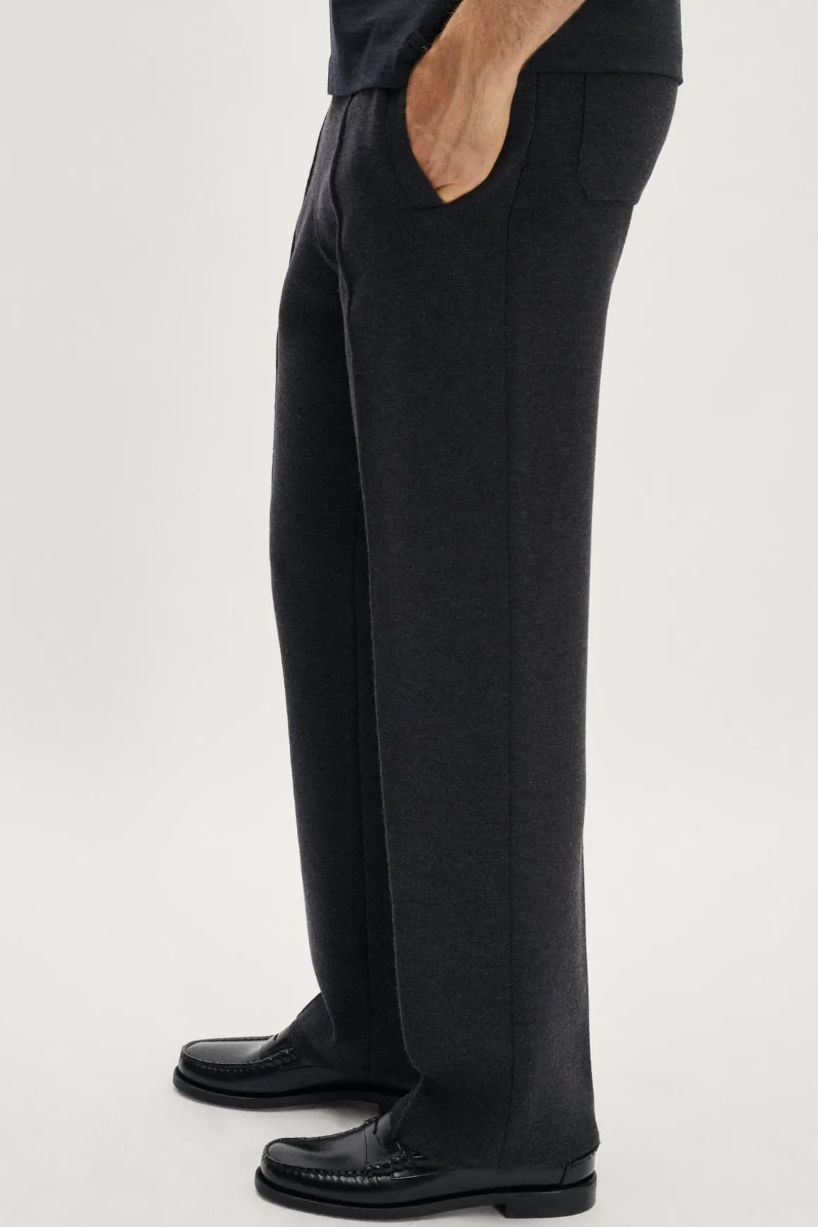 Pantaloni in Maglia a Taglio Dritto in Lana Merino