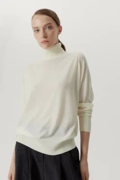 Roll-Neck Oversize in Lana Ultrasoft