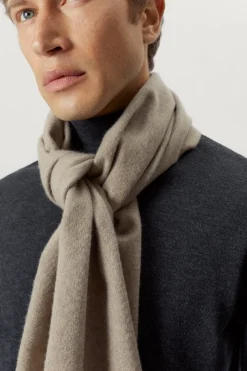 Sciarpa in cashmere rigenerato